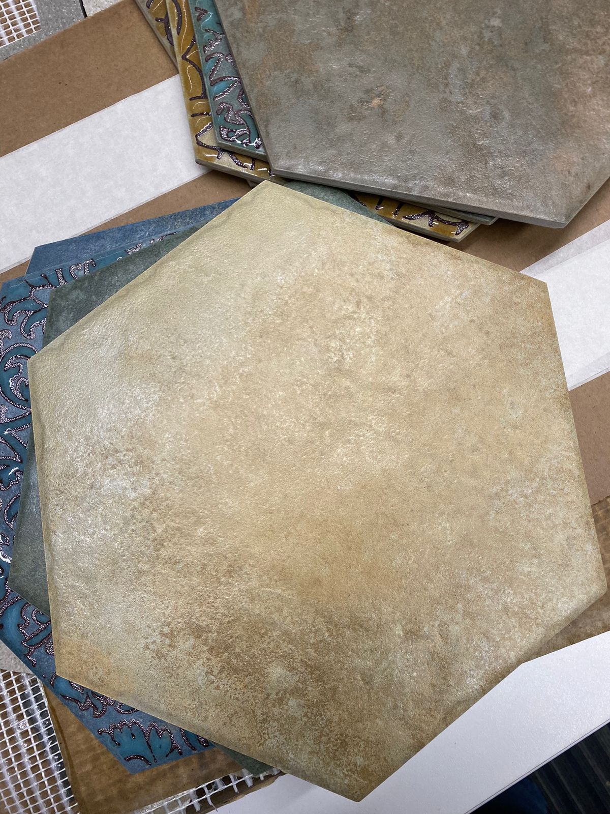 Керамический гранит Kerama Marazzi Гроссето SG23039N желтый матовый 20х23,1