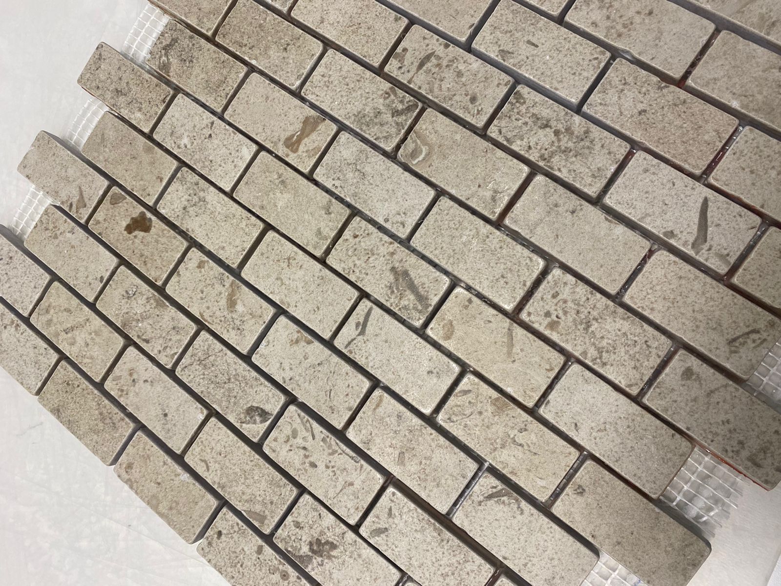 Керамогранитная мозаика Kerama Marazzi Про Лаймстоун Антика MBD013 1 бежевый матовый  32х30