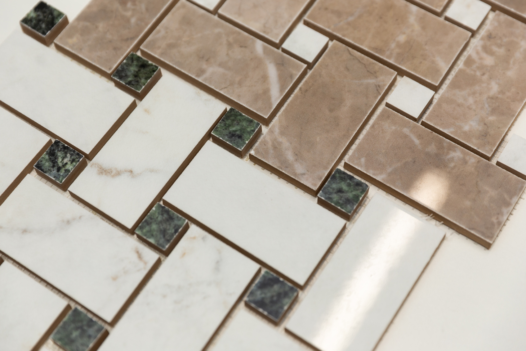 Керамический декор Kerama Marazzi Серенада T038\SG6541 бежевый темный лаппатированный мозаичный 32x32